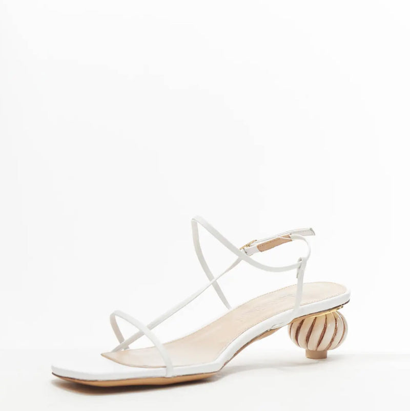 Shop the preloved Les Sandales Ball Heel low heeled sandals in white leather by Jacquemus